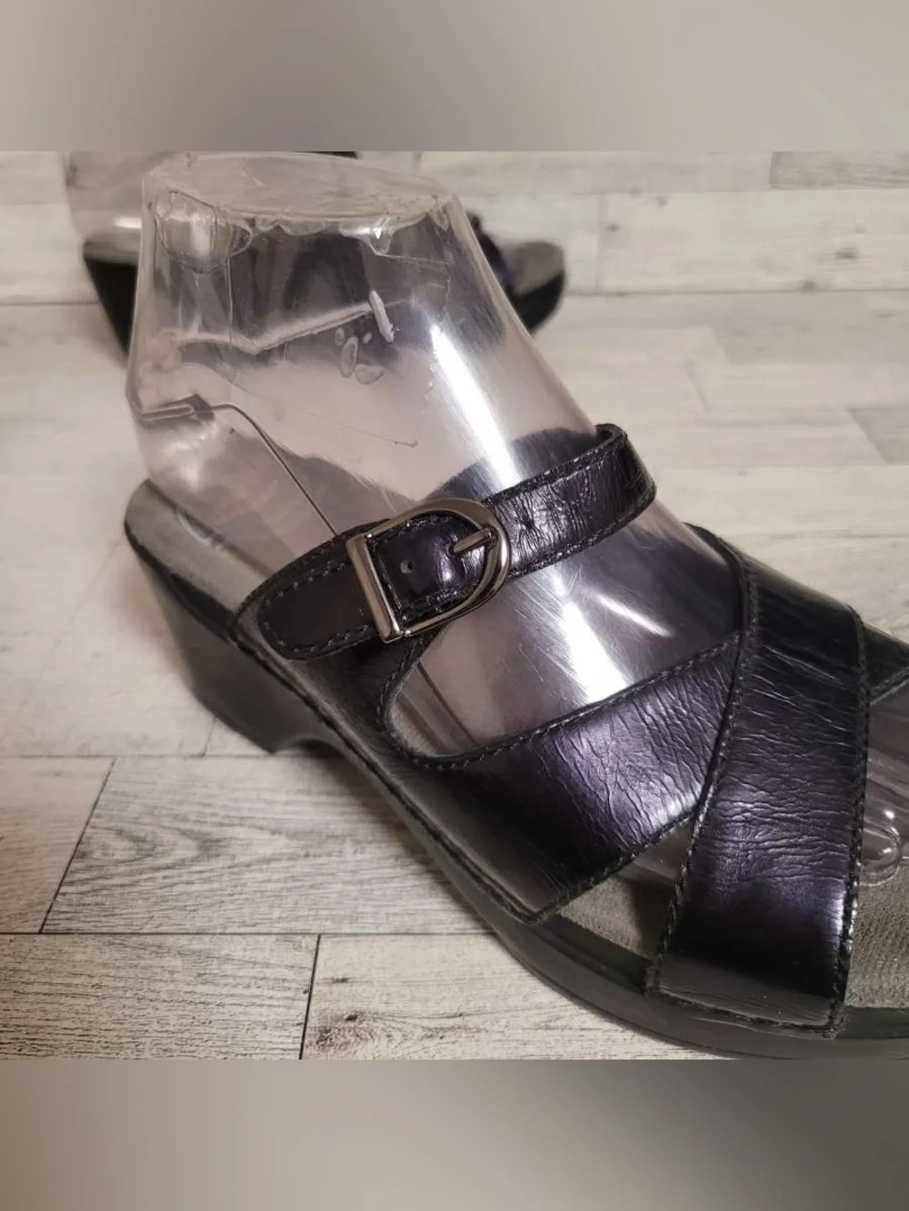 Dansko women’s sela